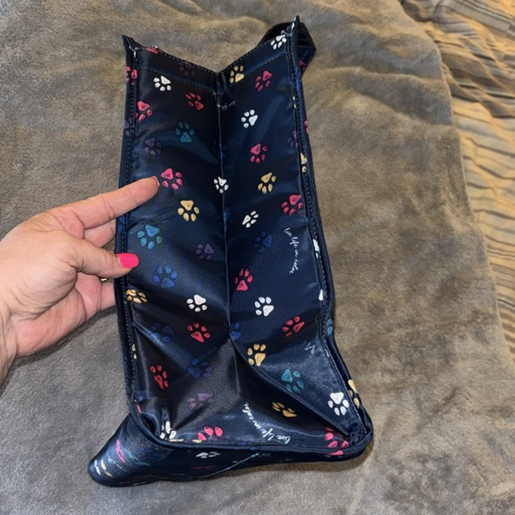 Lug Runner 1 piece Tote in Paws Navy - Picture 2 of 12